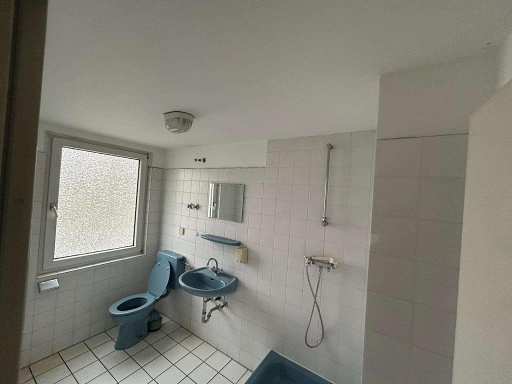 Attraktive 9-Zimmer-Wohnung mit Einbauküche in zentraler Lage von Gelsenkirchen - Photo 2
