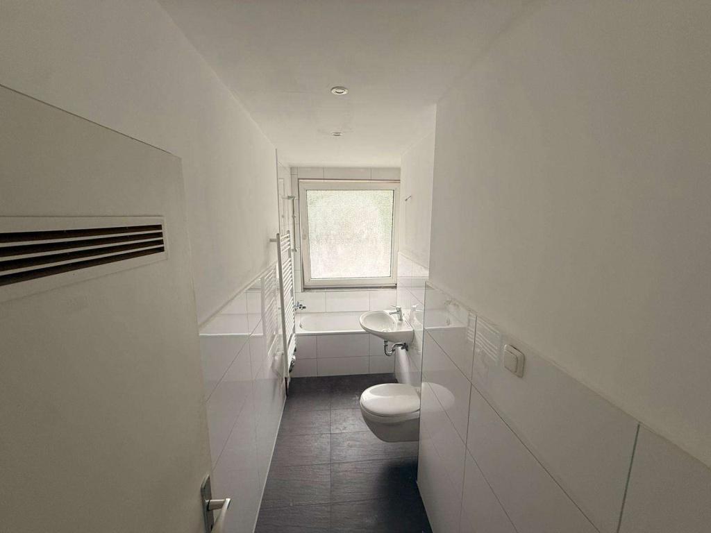 Frisch renovierte 2,5 Zimmer Wohnung in Top Lage - inkl. Einbauküche und Balkon! - Photo 5