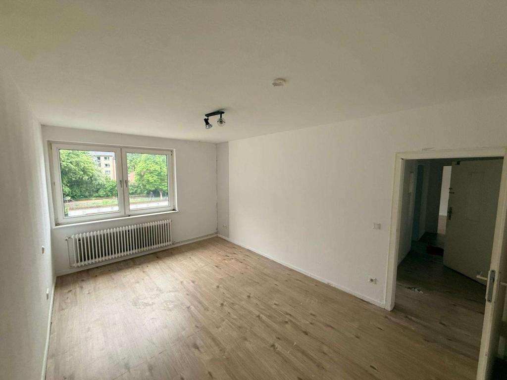 Frisch renovierte 2,5 Zimmer Wohnung in Top Lage - inkl. Einbauküche und Balkon! - Photo 1