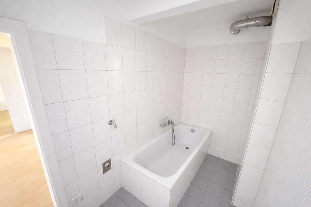 Zentrale 1,5-Zimmer-Wohnung ca. 62 m² Kernsaniert – inkl. Einbauküche - Photo 2