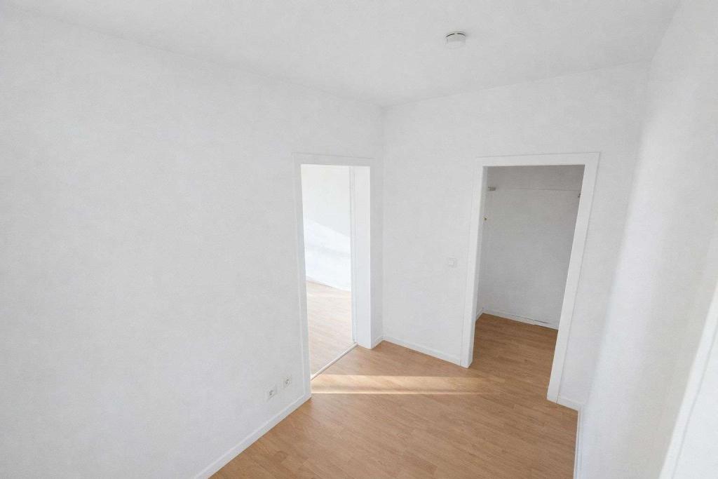 Zentrale 1,5-Zimmer-Wohnung ca. 62 m² Kernsaniert – inkl. Einbauküche - Photo 4