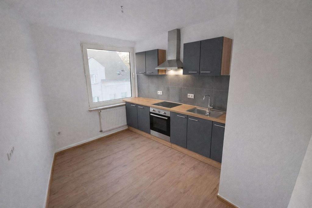 Frisch renovierte 2 Zimmer Wohnung in Top Lage von Gelsenkirchen - Rotthausen - Photo 2