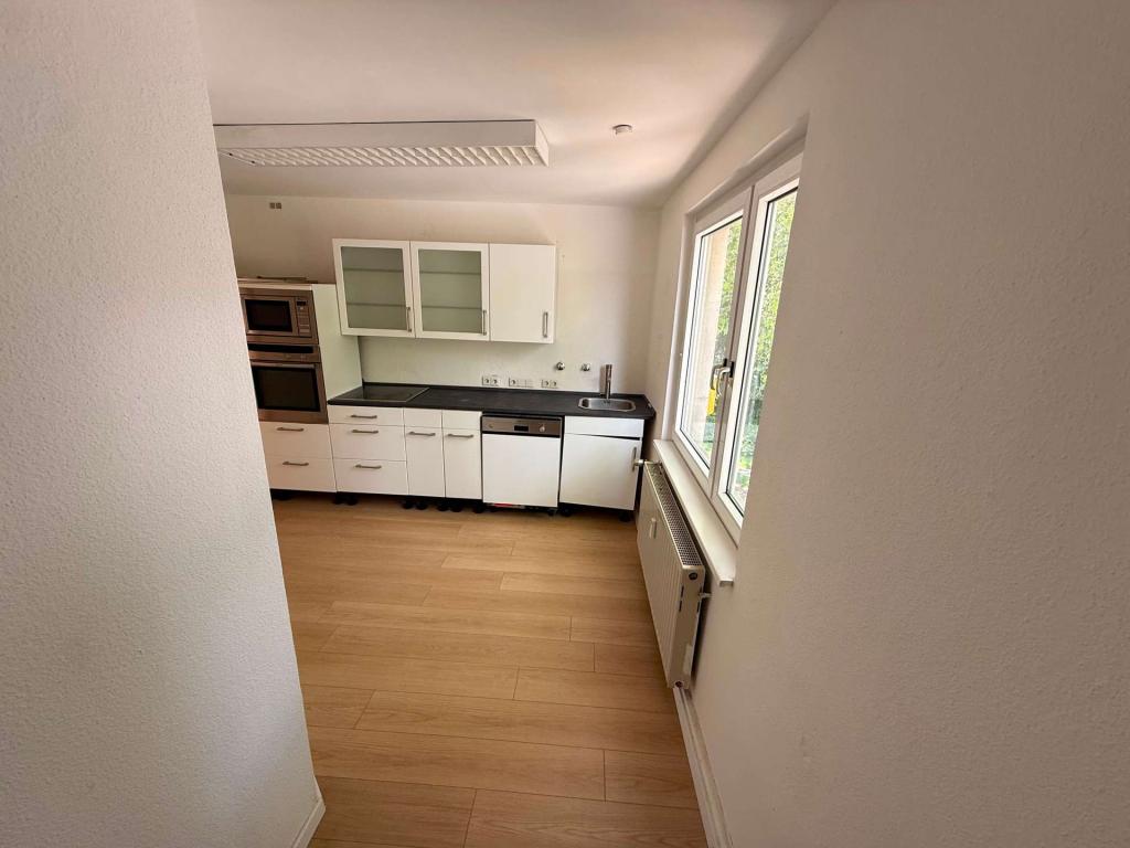 Attraktive 9-Zimmer-Wohnung mit Einbauküche in zentraler Lage von Gelsenkirchen - Photo 3