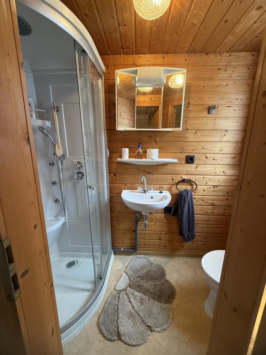Gartenhaus Dusche