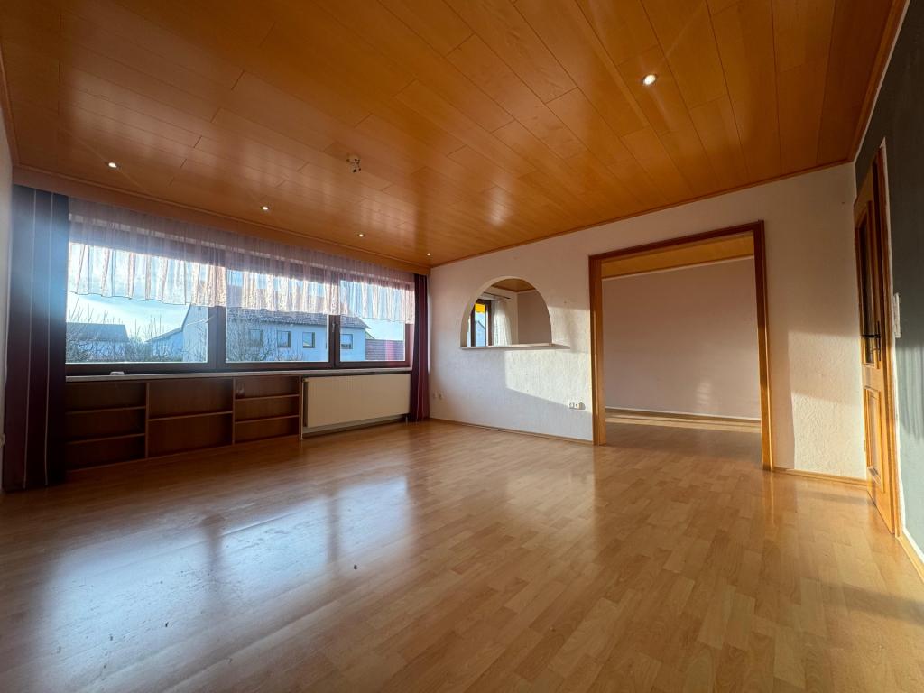 Charmante 3,5-Zimmer-Wohnung mit Balkon und Stellplatz zu vermieten - Photo 2