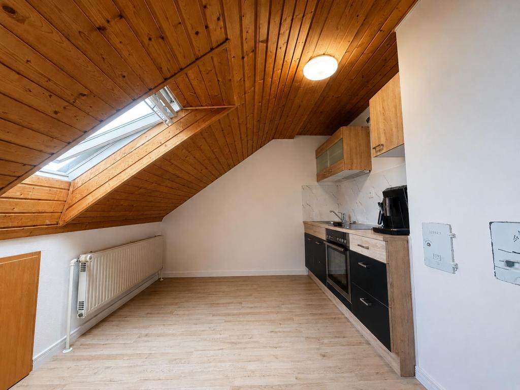 Renovierte 2-Zimmer-Dachgeschosswohnung in Neuenmarkt - Foto 3