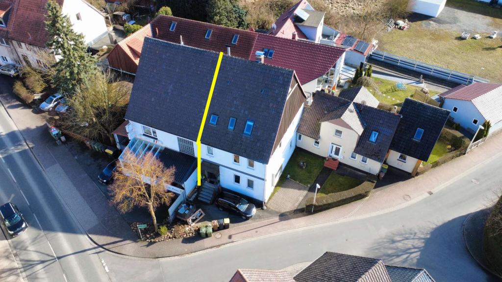 Gemütliche Doppelhaushälfte mit 204 m² in Calden - Photo 1