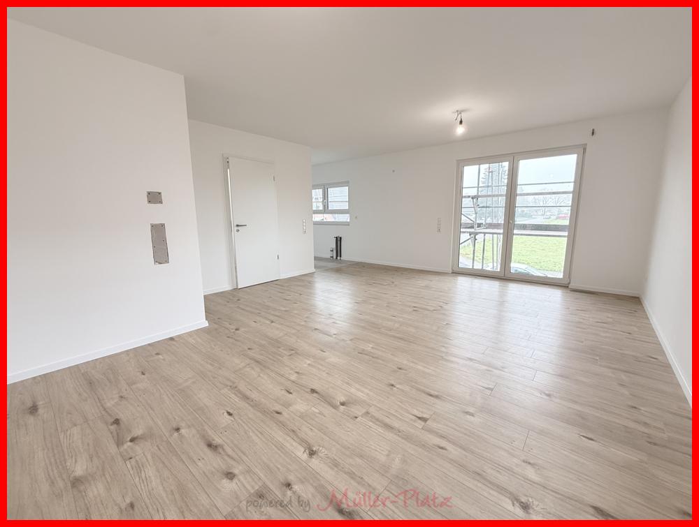 Lichtdurchflutete und vollklimatisierte Maisonettewohnung: Moderne Einbauküche, Balkon und Garage! - Photo 2