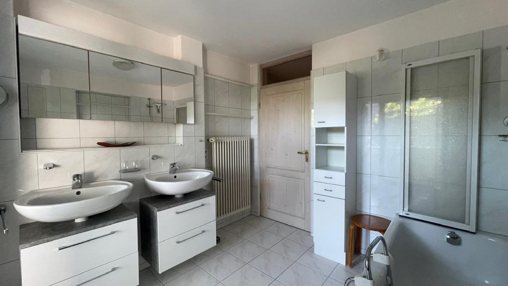 OG: Badezimmer