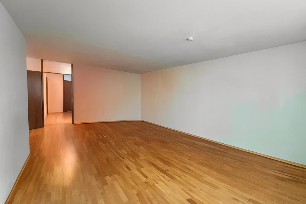 Wohnzimmer mit KI geleert