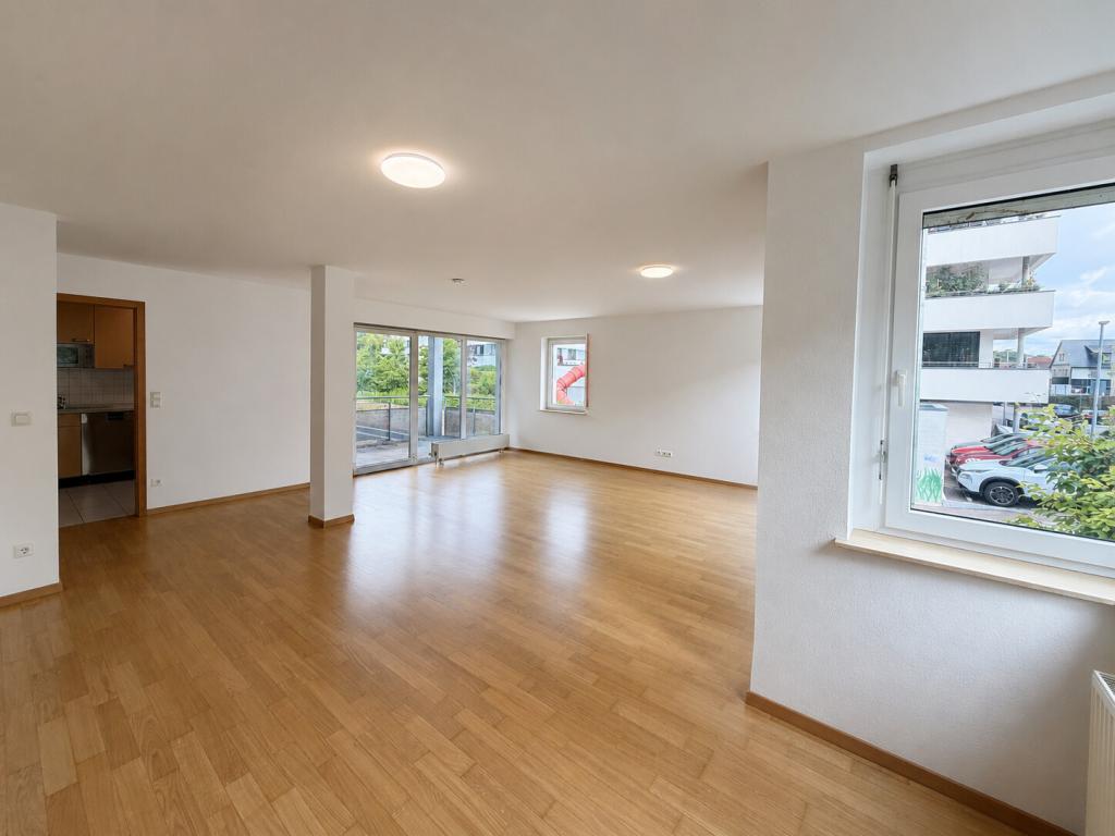 Lichtdurchflutetes Wohngefühl: 2-Zimmer-Wohnung in guter Lage mit überdachtem Balkon - Photo 1