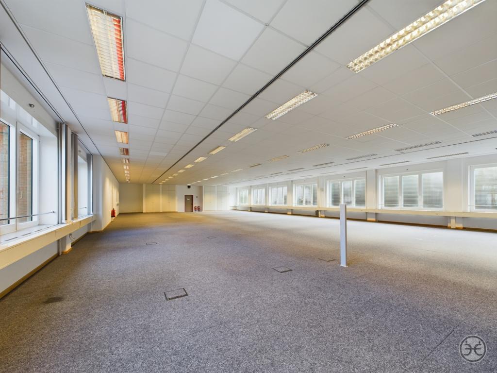 Eden-Ehbrecht-Immobilien_Büroflächen_Telekom-Gebäude_023