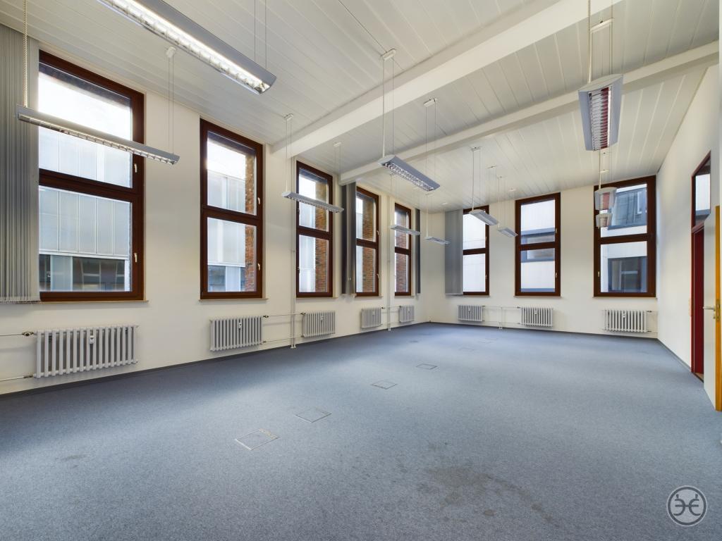 Eden-Ehbrecht-Immobilien_Büroflächen_Telekom-Gebäude_031