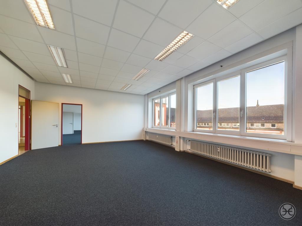 Eden-Ehbrecht-Immobilien_Büroflächen_Telekom-Gebäude_005