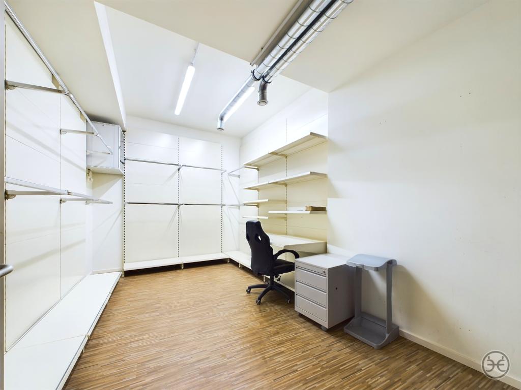 Eden-Ehbrecht-Immobilien_Gewerbemakler_Top-Verkaufsfläche012