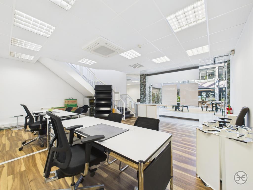 CAM05560G0-PR0015-STILL016