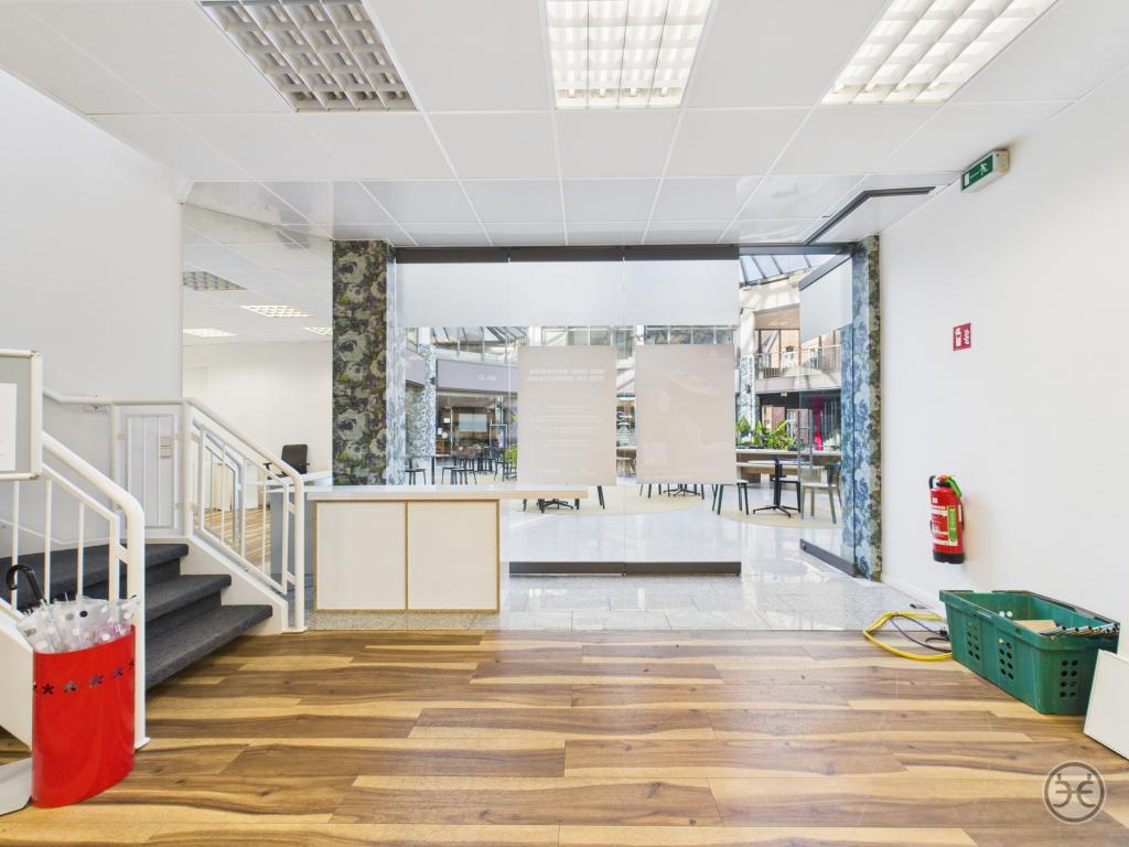 CAM05560G0-PR0015-STILL007