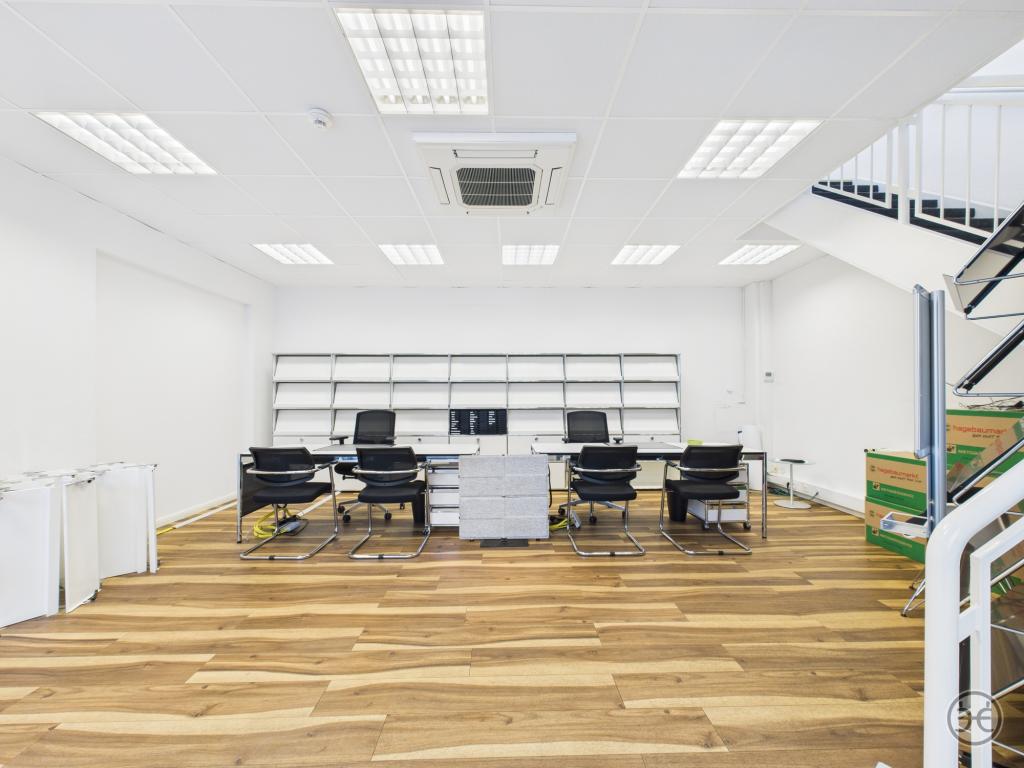 CAM05560G0-PR0015-STILL008