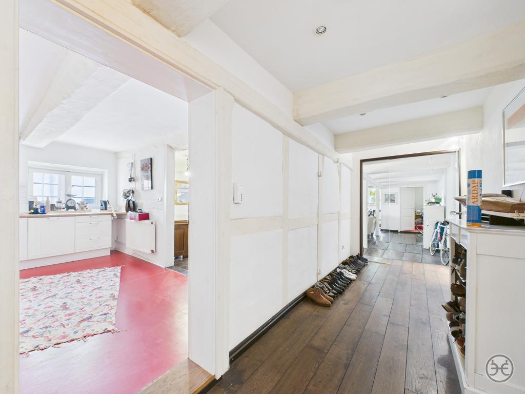 CAM05560G0-PR0025-STILL015