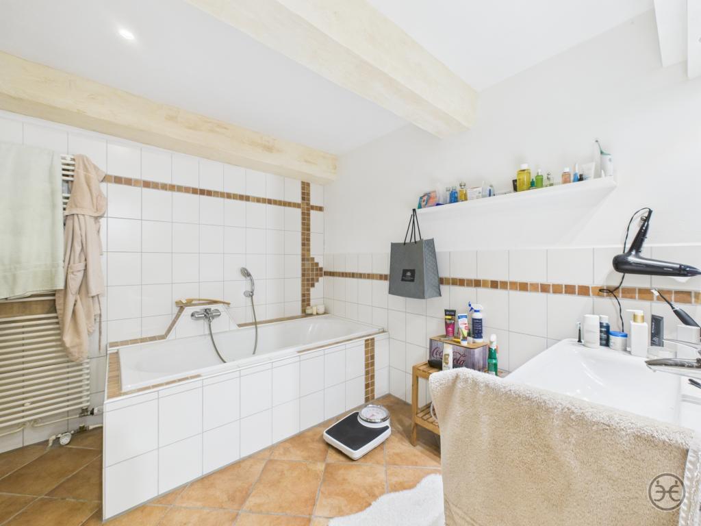 CAM05560G0-PR0025-STILL024