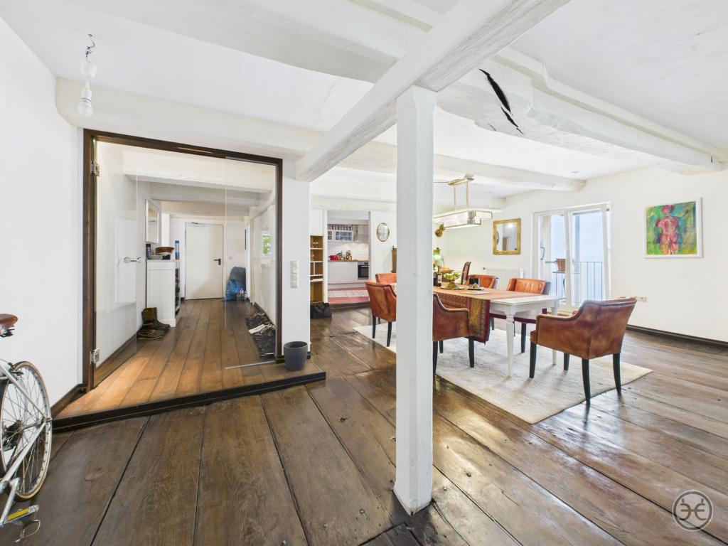 CAM05560G0-PR0025-STILL010