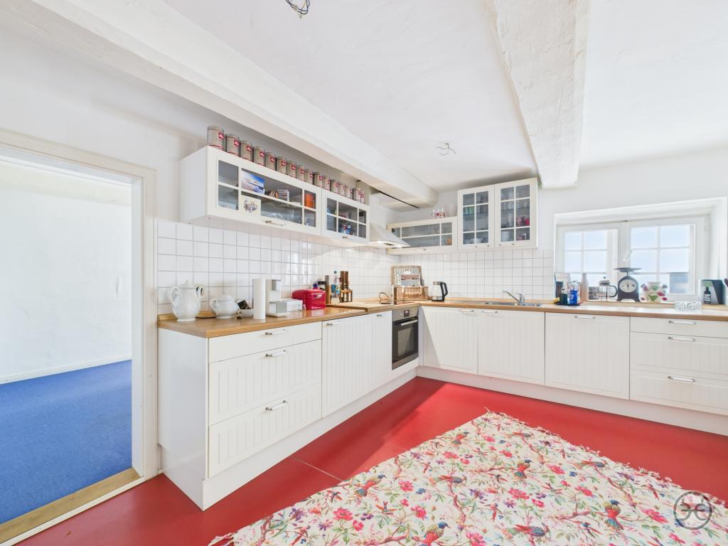 CAM05560G0-PR0025-STILL012