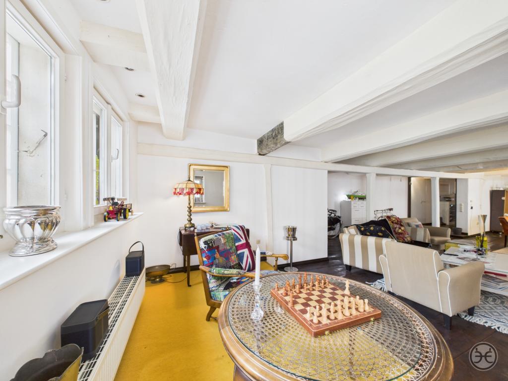 CAM05560G0-PR0025-STILL005