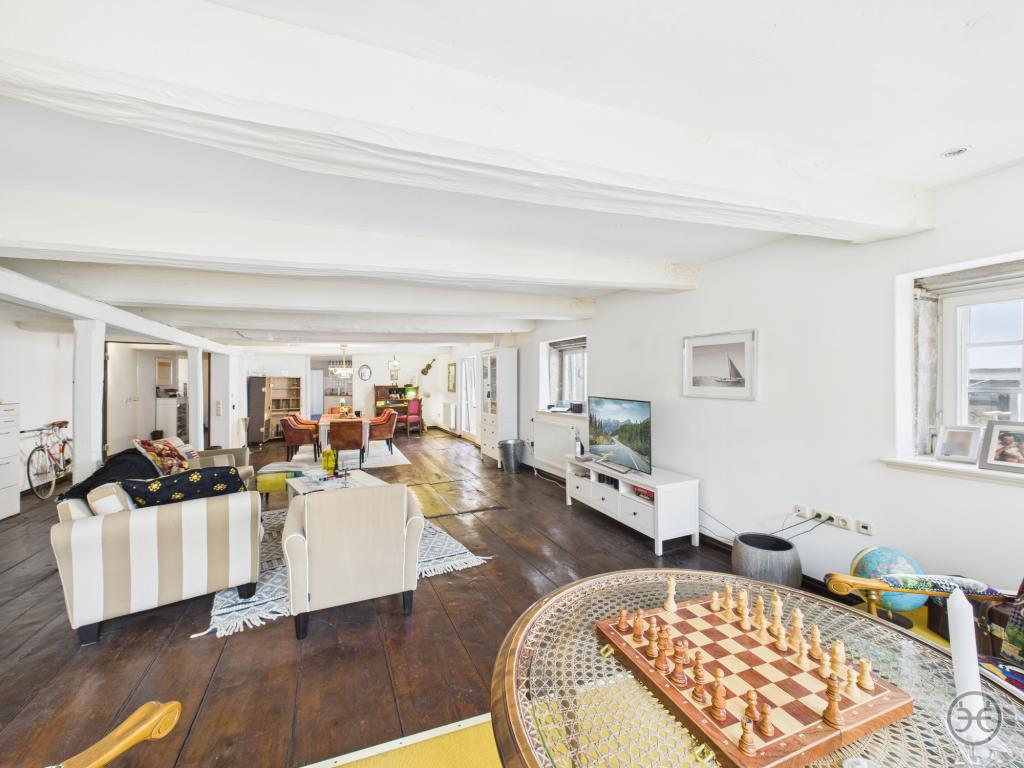 CAM05560G0-PR0025-STILL006