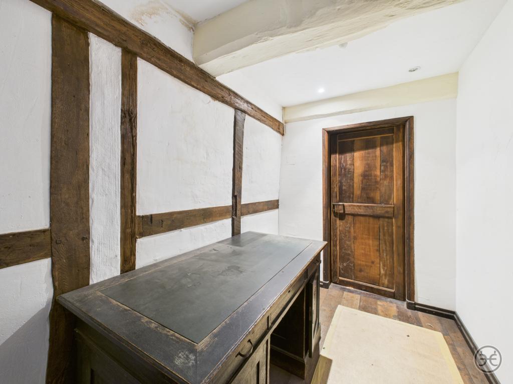 CAM05560G0-PR0025-STILL026