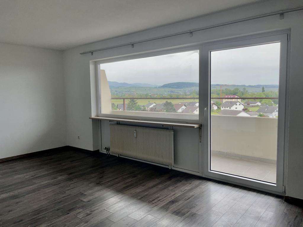 Wohnraum mit Zugang zur Terrasse