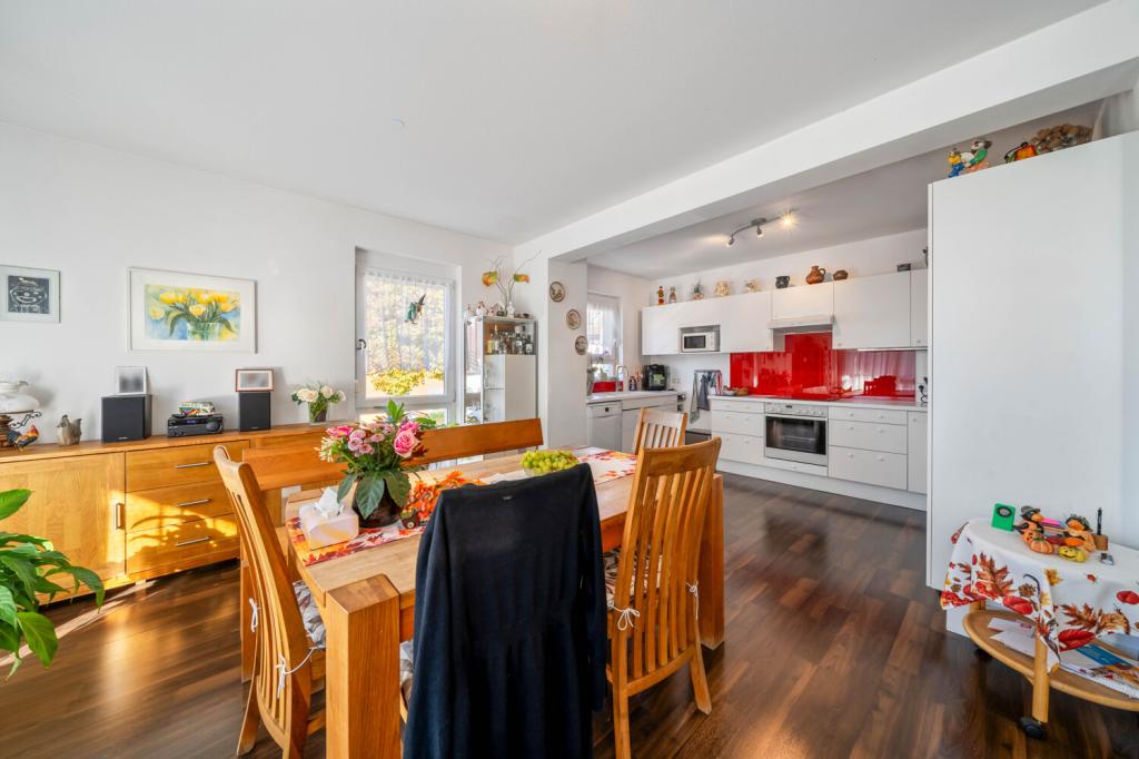 Esszimmerbereich mit Küche