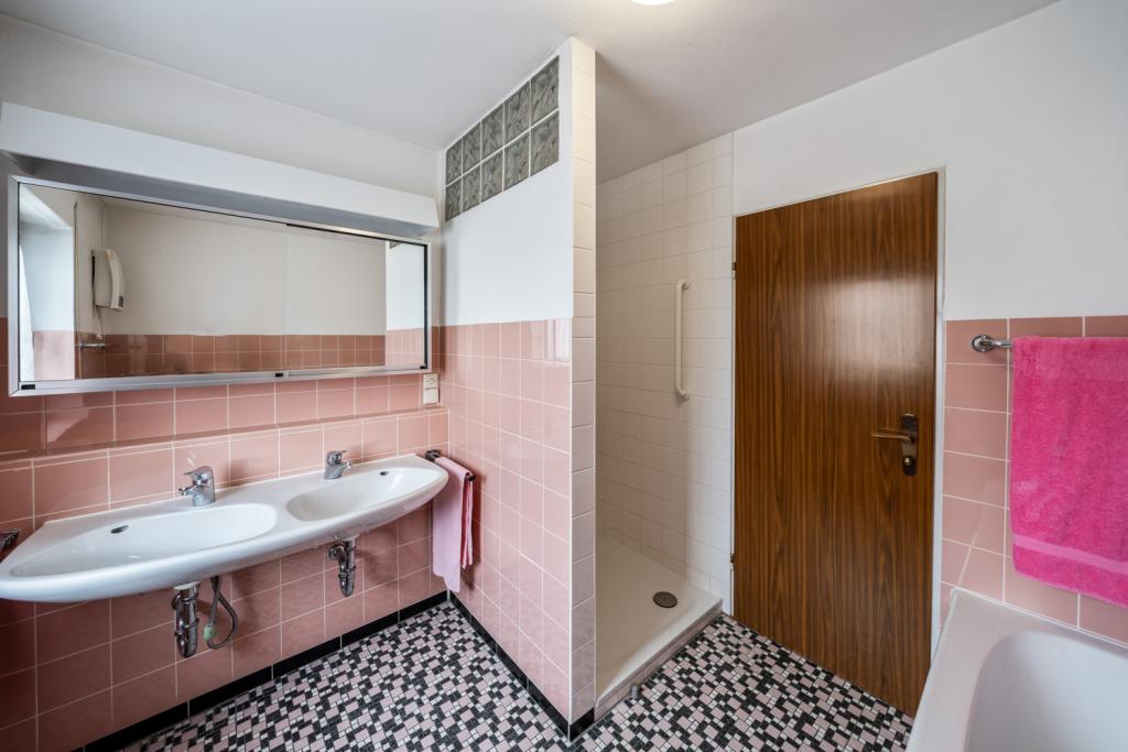Doppelhaushälfte in ruhiger Wohnlage mit 5,5 Zimmern und Wintergarten ++ zentrumsnah - Photo 3