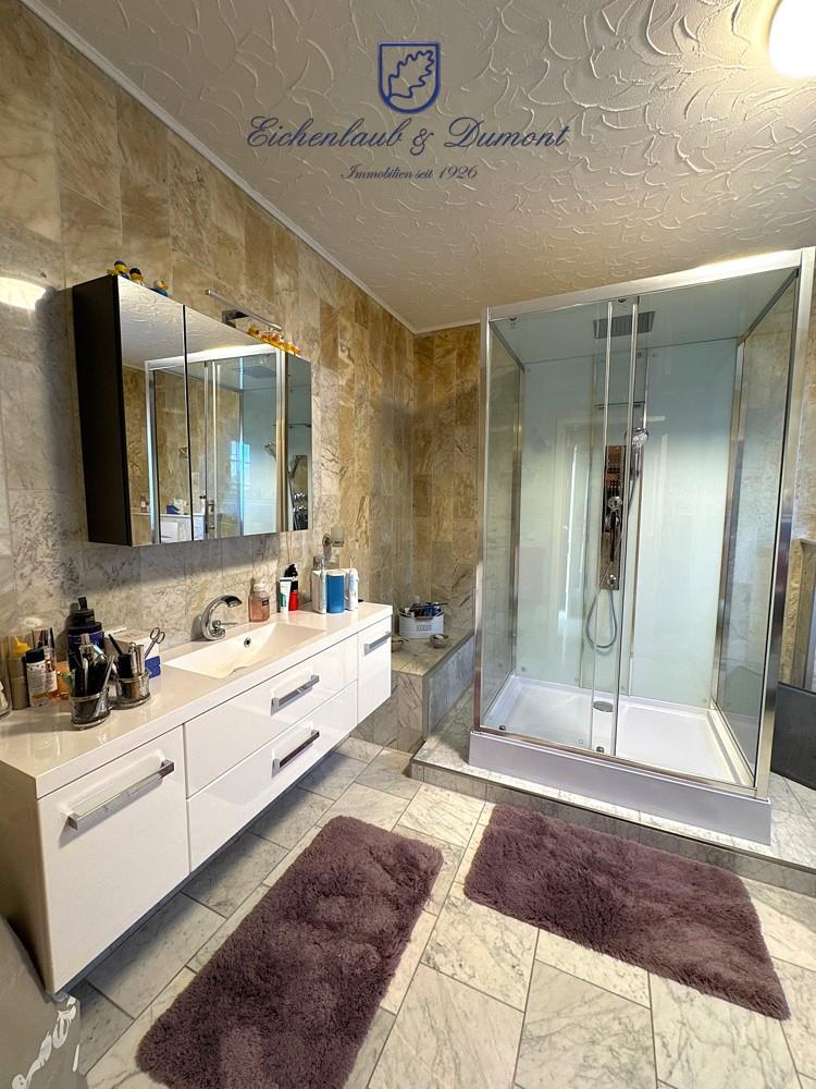 Duschbad Schlafzimmer EG