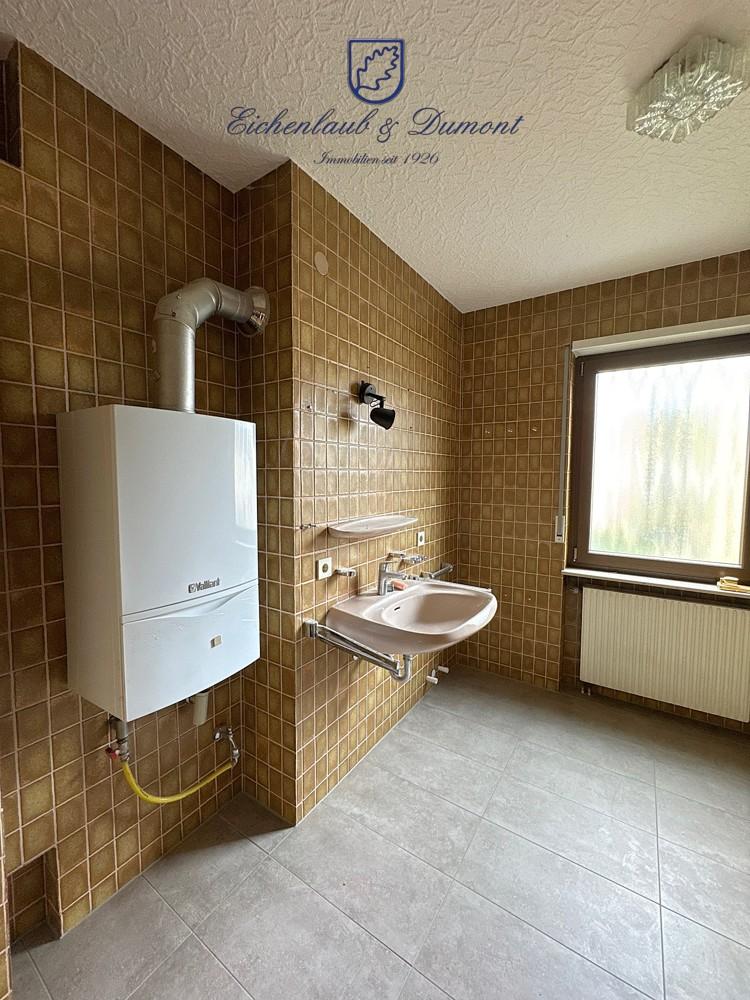 Bad mit Fenster + eigener Gastherme