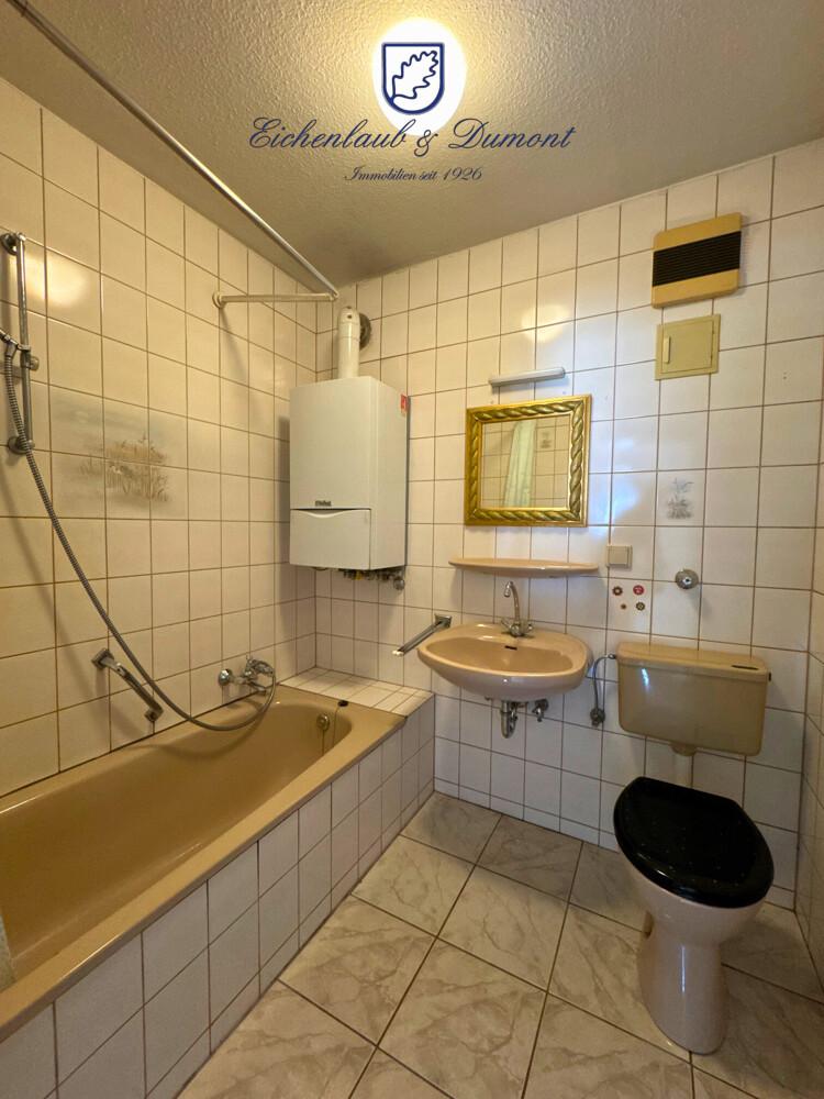 Bad mit Wanne