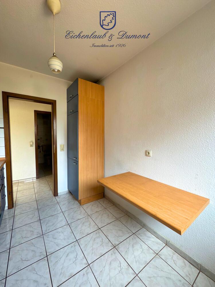 Küche mit Blick zum Flur