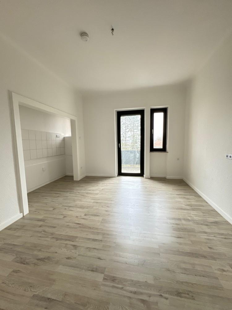 Helle renovierte 4-ZKB Wohnung mit Balkon in verkehrsgünstiger Lage - Photo 3