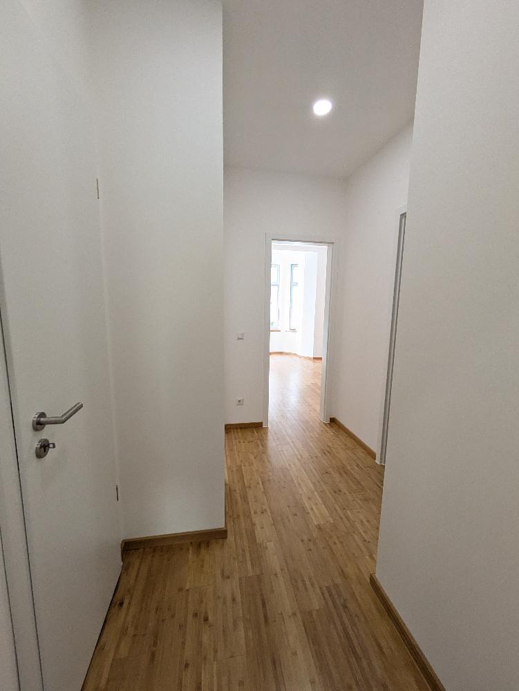 Bezugsfertige 4-Raum-Wohnung nach Kernsanierung - Photo 4