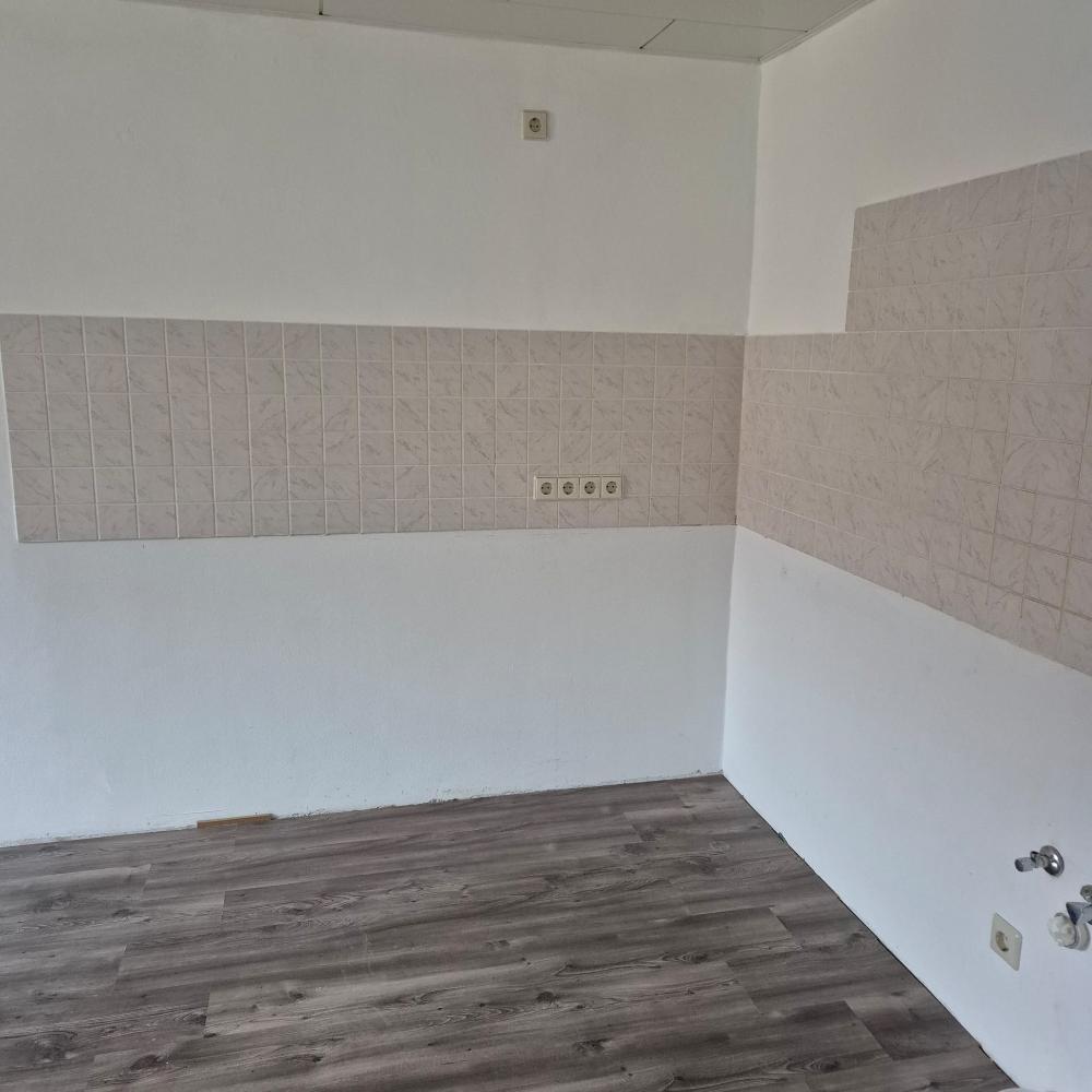 Helle 3-Raum-Wohnung im EG mit Stellplatz & Keller in naturnaher Lage - Photo 4