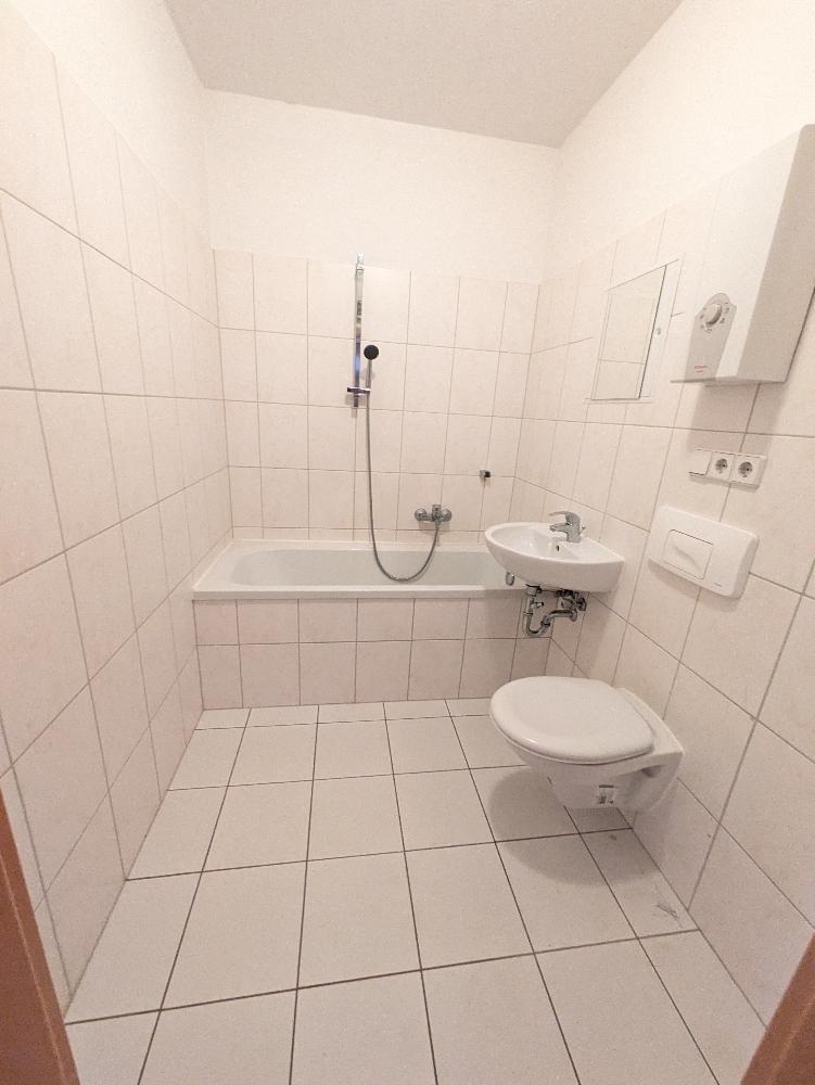 Helle 3-Zimmer-Wohnung mit Balkon und moderner Einbauküche - Photo 4