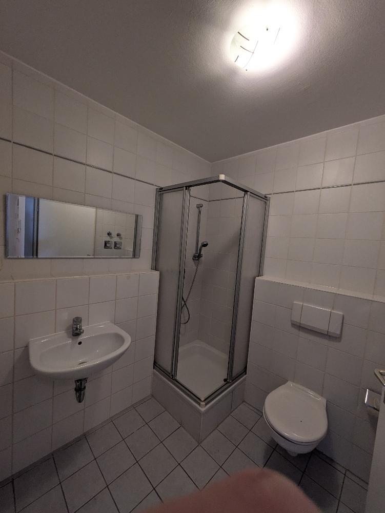 Lichtdurchflutete 1-Raum-Wohnung mit Einbauküche - Photo 1
