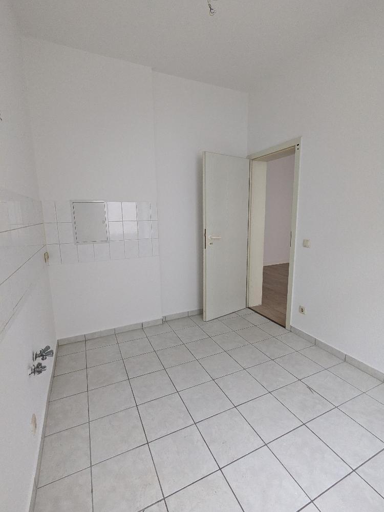 AKTION! 1 Monat Kaltmietfrei - großzügige 1-Raum Wohnung mit Balkon im Erdgeschoss - Photo 3