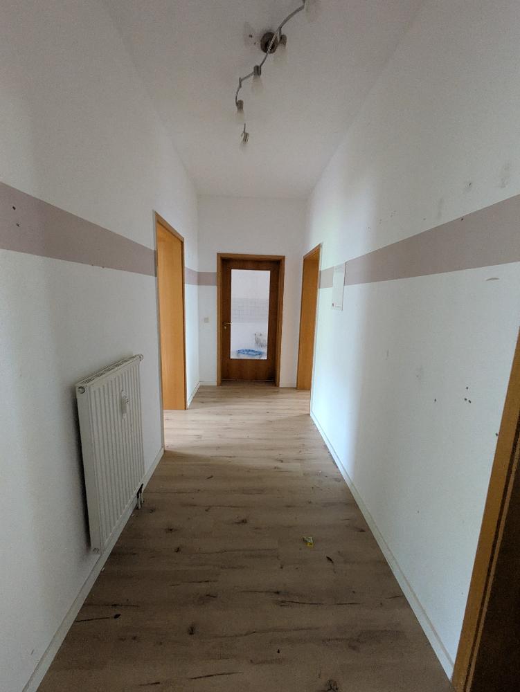 3-Zimmer-Wohnung im EG mit Balkon & eigenem Eingang – Denkmalobjekt, idealer Preis - Photo 2