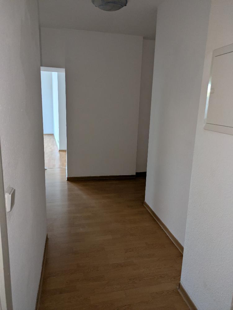 3-Raum-Wohnung mit beeindruckendem Panoramafenster - Photo 5