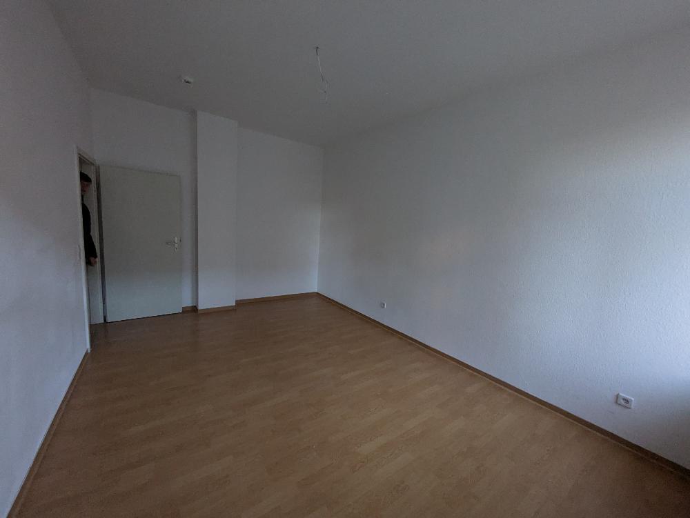 3-Raum-Wohnung mit beeindruckendem Panoramafenster - Photo 4
