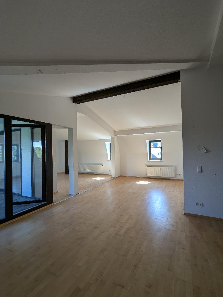 Exklusive Dachgeschosswohnung am Schloßteich – Stilvoll Wohnen in Chemnitz - Photo 5