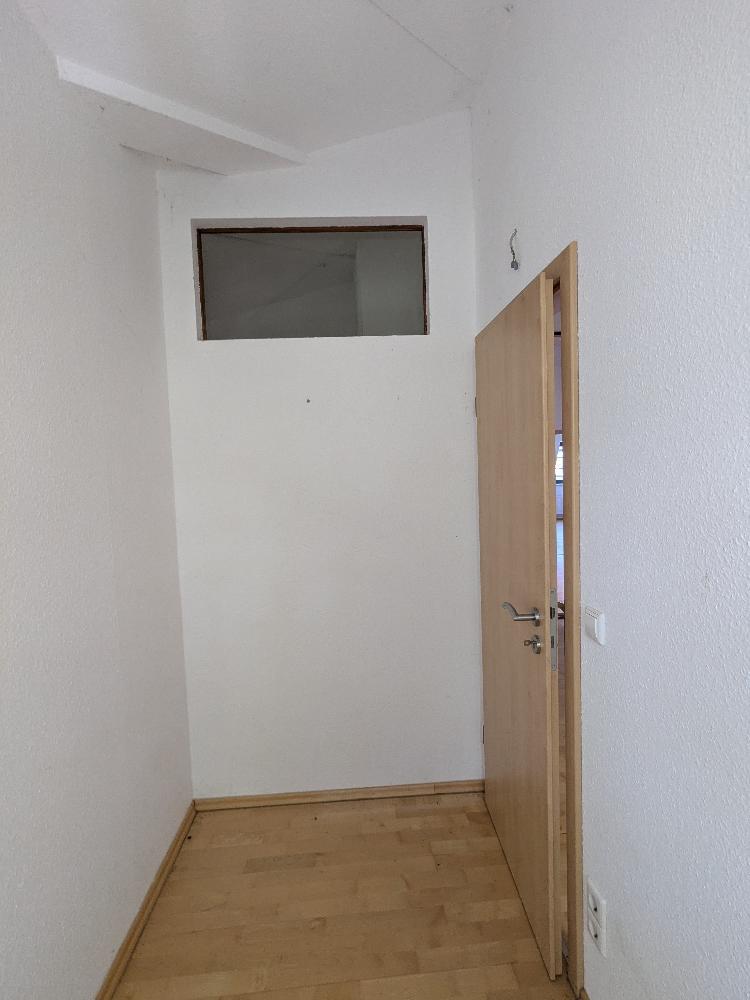 Exklusive Dachgeschosswohnung am Schloßteich – Stilvoll Wohnen in Chemnitz - Photo 1