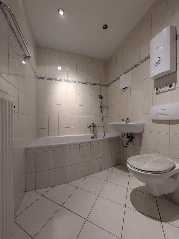 Preiswerte 3-Zimmer-Dachgeschosswohnung in Chemnitz Kappel - Photo 2