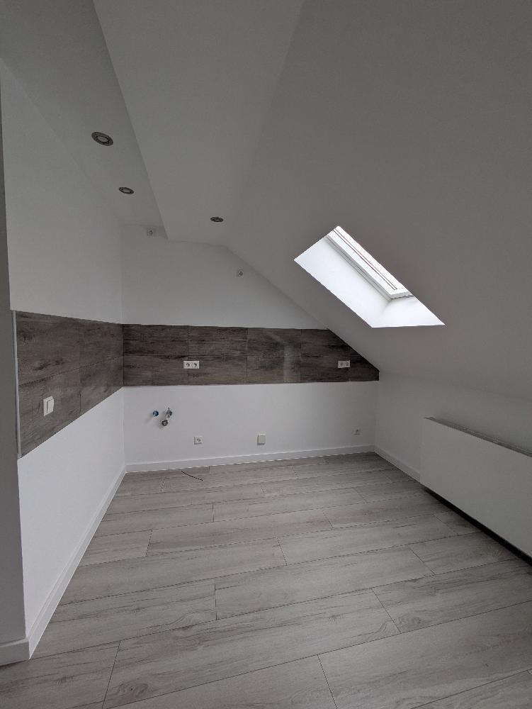 Erstbezug nach Kernsanierung | Stilvolle 3-Raum-DG-Wohnung mit Aufzug & Balkon & Stellplatz in Chemnitz-Sonnenberg - Photo 4