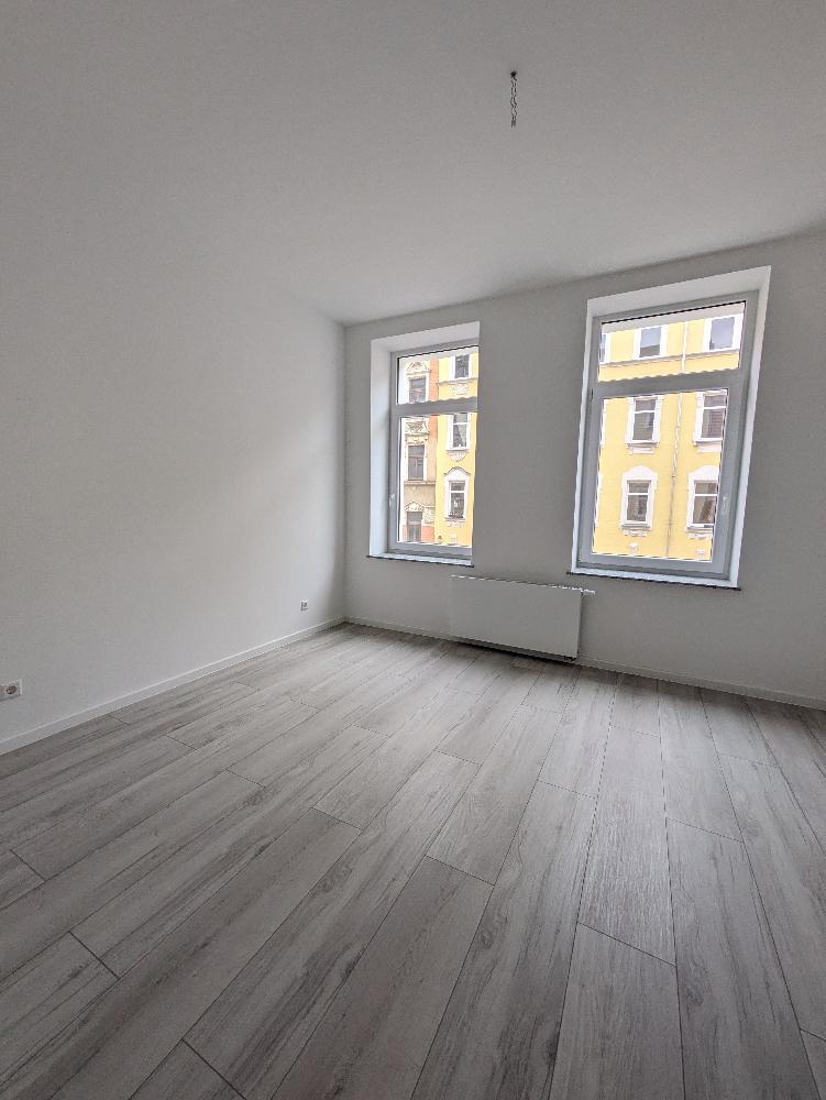 Erstbezug nach Kernsanierung | Stilvolle 3-Raum-1.OG-Wohnung mit Aufzug & Balkon & Stellplatz in Chemnitz-Sonnenberg - Photo 2